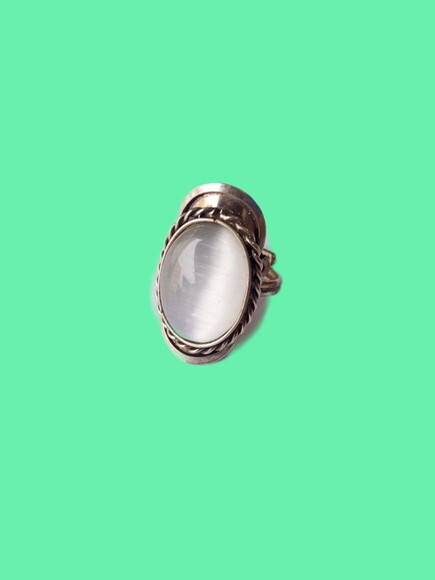 Anel de Alpaca com Pedra Selenita Lapidada, Oval