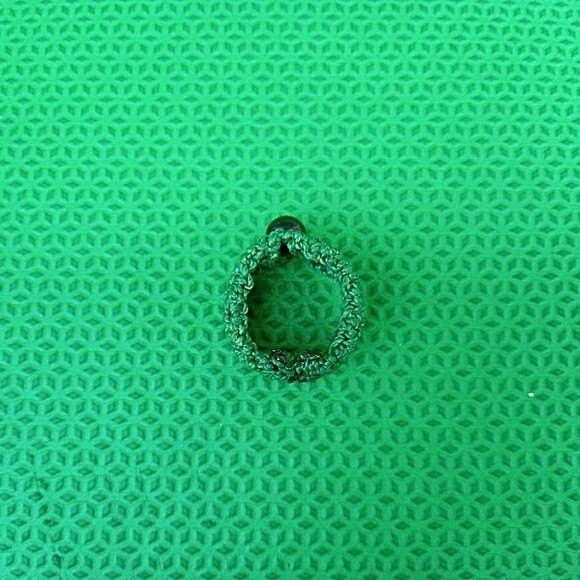 Anel de Macramê Verde com Pedra Ônix, Artesanal