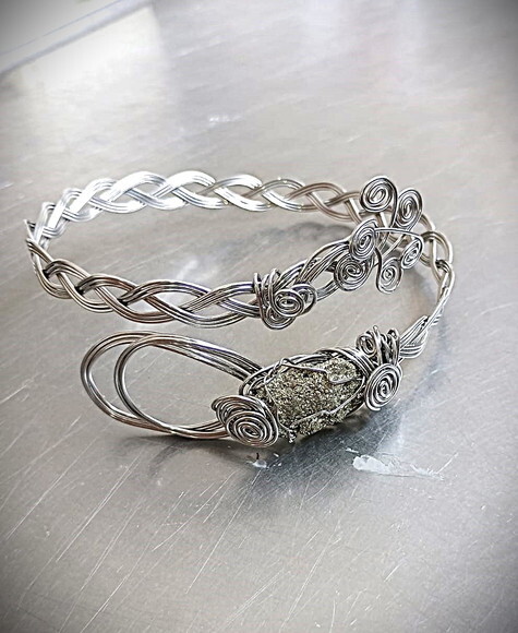 Bracelete de Aço Inox com Pedra Pirita