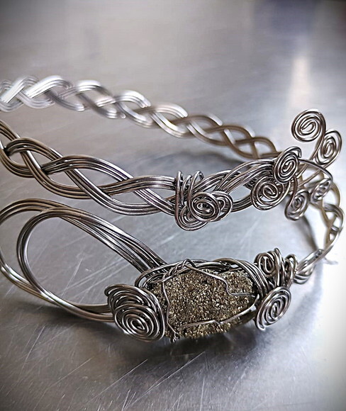 Bracelete de Aço Inox com Pedra Pirita