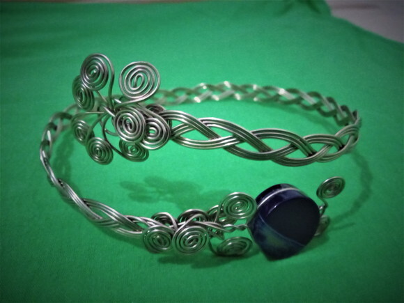 Bracelete em Aço Inox com Agatha Azul