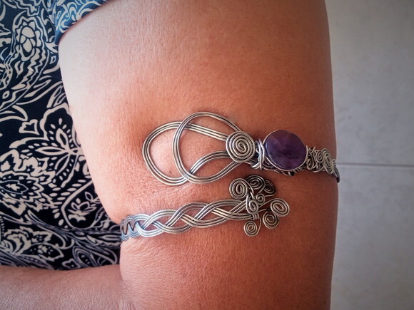 Bracelete em Aço Inox com Ametista