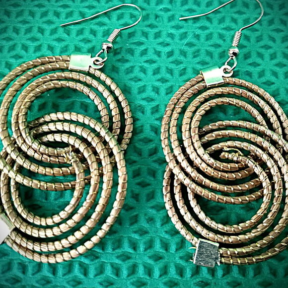 Brinco Capim Dourado Argolas, Artesanal