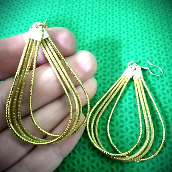 Brinco Capim Dourado Gota, Artesanal