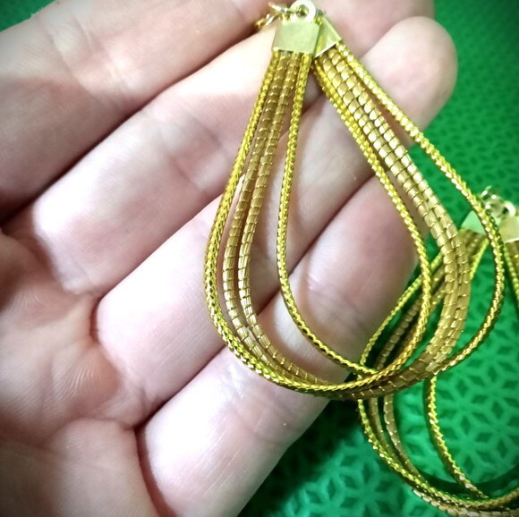 Brinco Capim Dourado Gota, Artesanal
