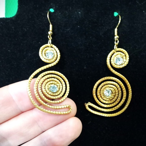 Brinco Capim Dourado Ornamentos, Artesanal