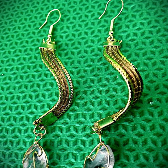 Brinco Capim Dourado Pedra Ametista, Artesanal