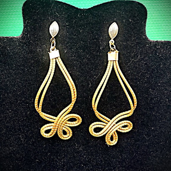 Brinco Capim Dourado Trevo, Artesanal