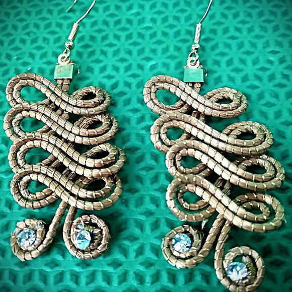 Brinco Capim Dourado Zigzag, Artesanal
