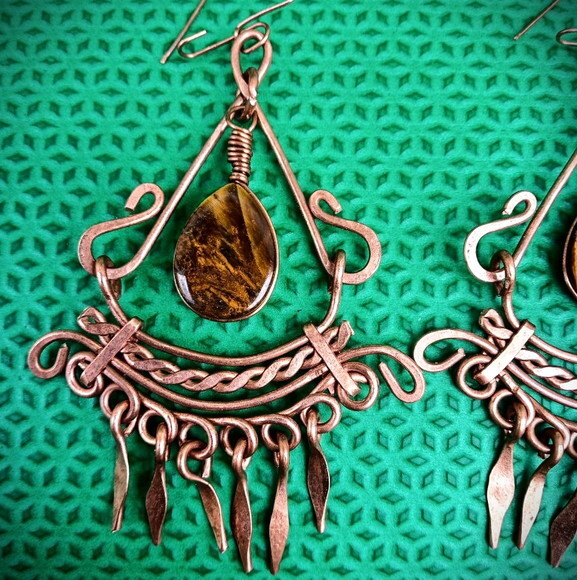 Brinco Filigrana, Cobre, Artesanal, Olho de Tigre