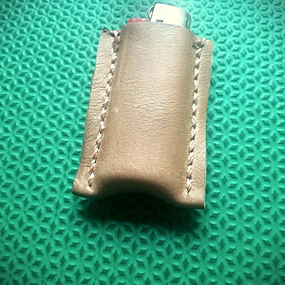 Capinha de Isqueiro Feita em Couro, Variedades