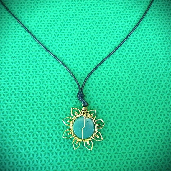 Colar Artesanal Estilo Mandala com Pedra Natural, Variados.