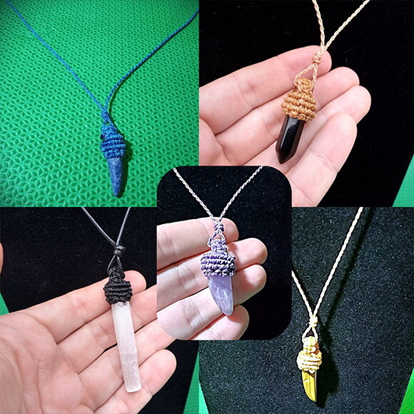 Colar de Macramê com Pedra Natural Ponteira , Variedades