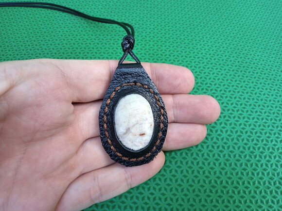 Colar de Pedra Natural em Couro, Artesanal, Variedades