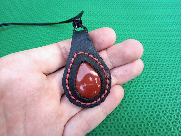 Colar de Pedra Natural em Couro, Artesanal, Variedades