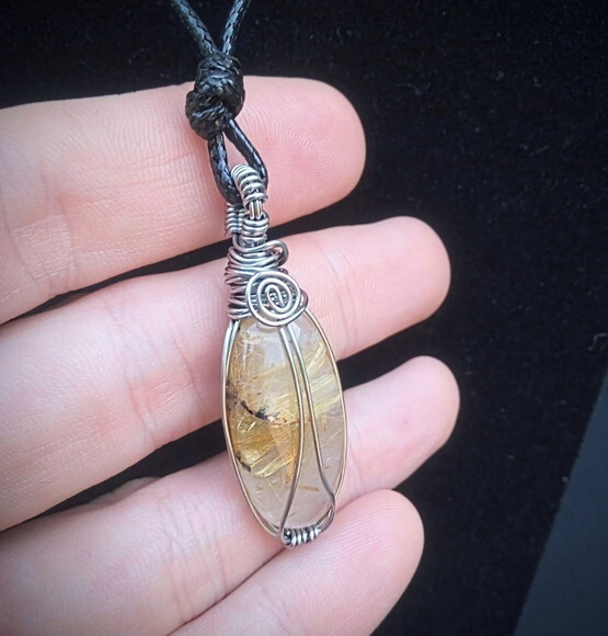 Colar de Pedra Quartzo Rutilado Dourado Natural