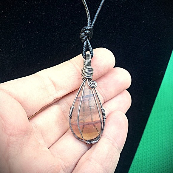 Colar Fluorita, Pedra Natural em Formato de Gota