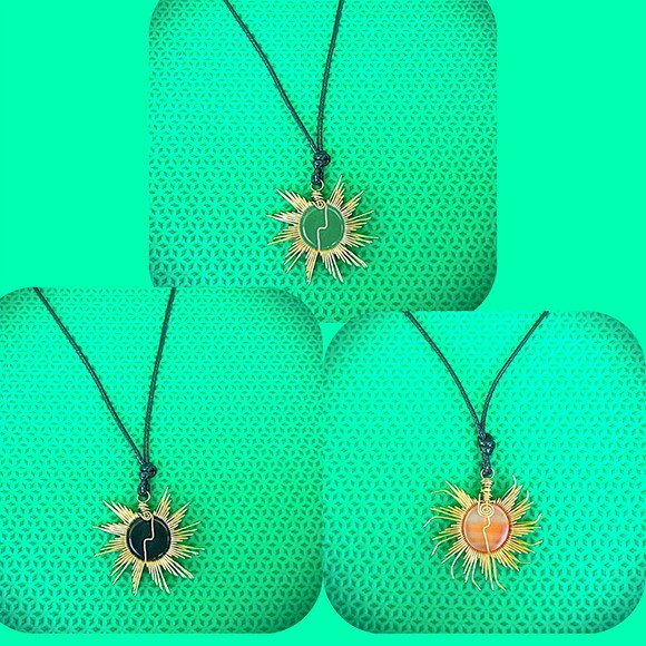 Colar Mandala Espiral Latão Pedra Natural