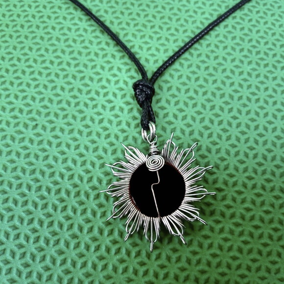 Colar Mandala Sol Aço Inox com Pedra Natural