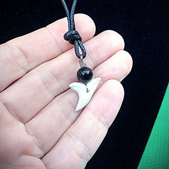 Colar Pingente Dente de Tubarão