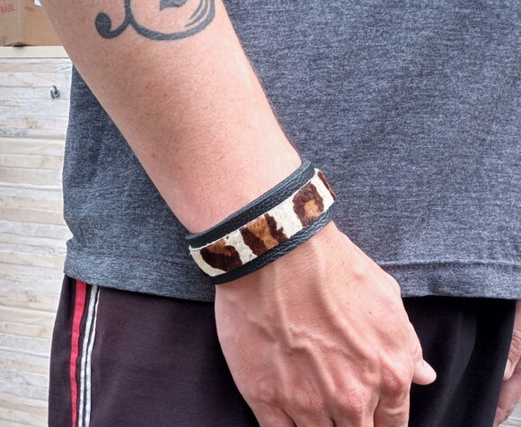 Pulseira de Couro Artesanal Tingida