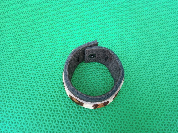 Pulseira de Couro Artesanal Tingida