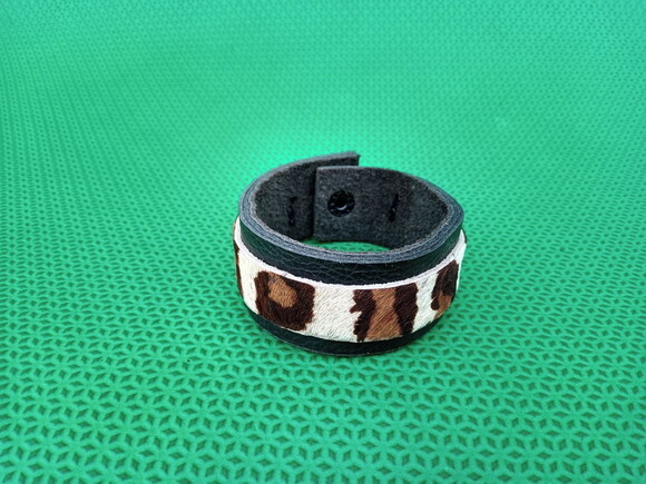 Pulseira de Couro Artesanal Tingida