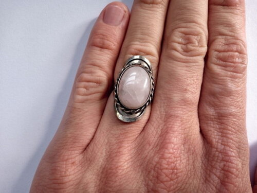 Anel de Alpaca com Quartzo Rosa