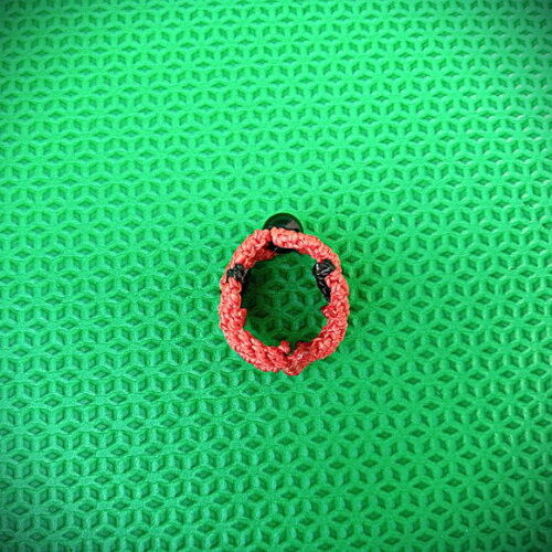 Anel de Macramê Vermelho com Pedra Ônix, Artesanal