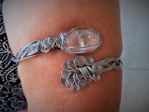 Bracelete de Aço Inox com Cristal de Quartzo