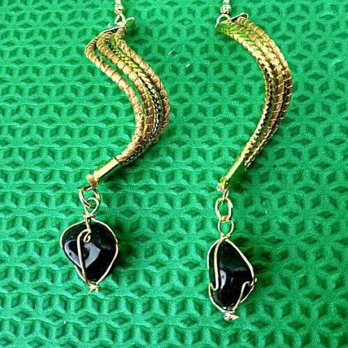 Brinco Capim Dourado Pedra Ônix, Artesanal