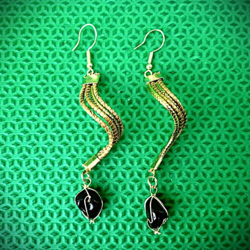 Brinco Capim Dourado Pedra Ônix, Artesanal