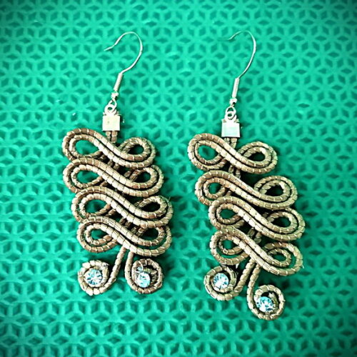 Brinco Capim Dourado Zigzag, Artesanal