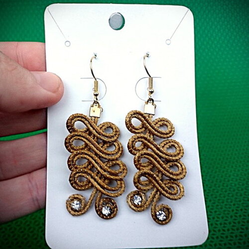 Brinco Capim Dourado Zigzag, Artesanal