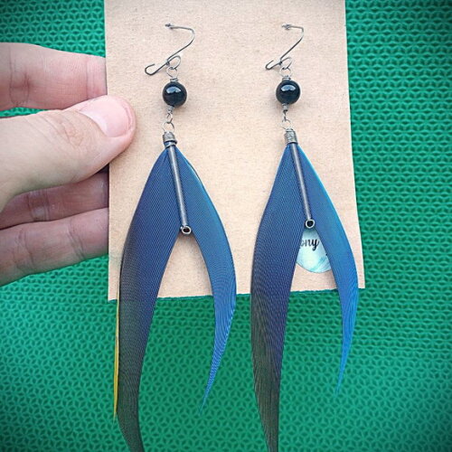 Brinco de Penas Raras, Azul, Artesanal