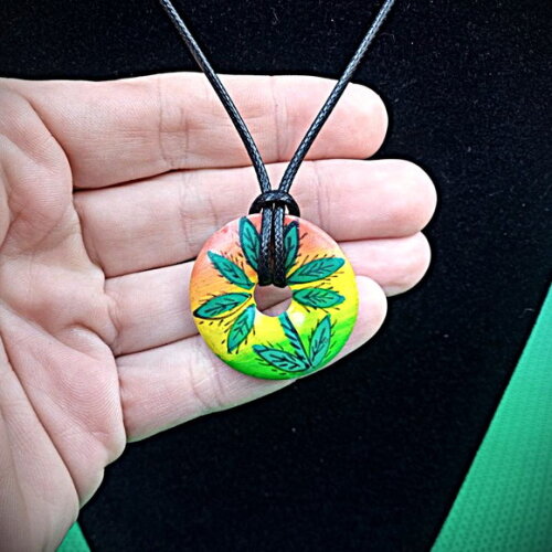 Colares de Pingentes Pintados a Mão (variedades)