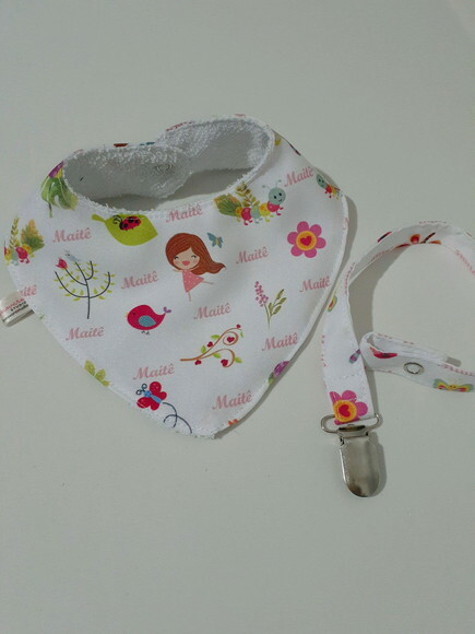 Babador bandana e segura chupeta Jardim encantado