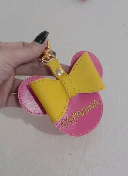 Chaveiro bordado MINNIE - com nome