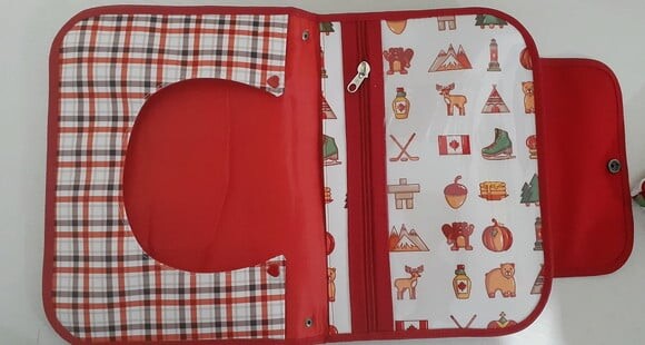 Kit higiene do bebê- Porta fraldas e lenço umedecido