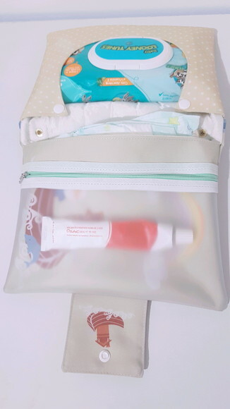 Kit higiene do bebê- Porta fraldas e lenço umedecido