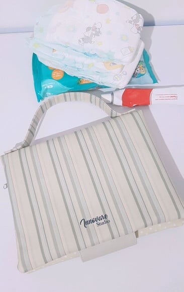 Kit higiene do bebê- Porta fraldas e lenço umedecido