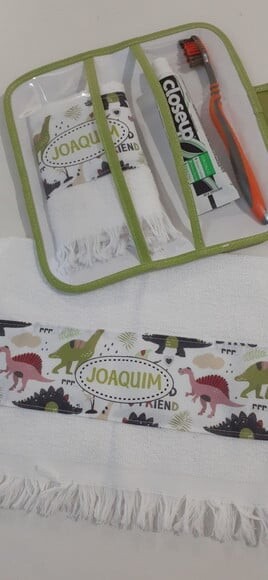 Necessaire para kit higiene com toalha