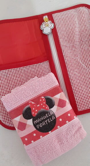 Necessaire para kit higiene com toalha