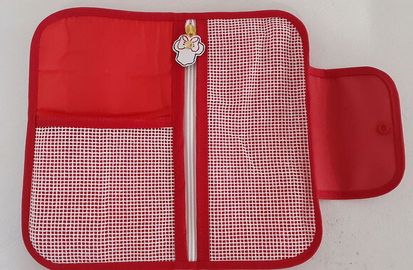 Necessaire para kit higiene com toalha