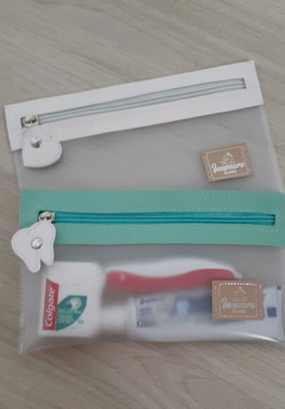 Necessaire porta escova de dente - coração e dentinho