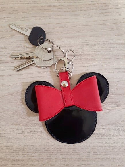 Chaveiro bordado MINNIE