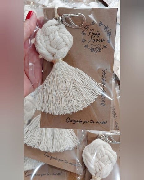 Chaveiro em Macramé - Aniversário