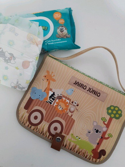 Kit higiene do bebê- Porta fraldas e lenço umedecido