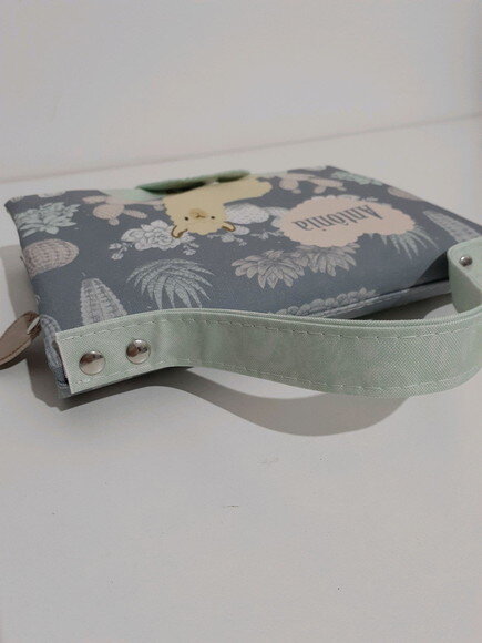 Kit higiene do bebê- Porta fraldas e lenço umedecido