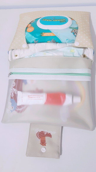 Kit higiene do bebê- Porta fraldas e lenço umedecido